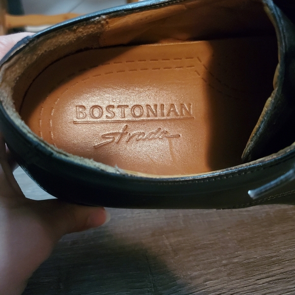 Bostonian Strada Men's Italian Dress Shoes - Picture 14 of 16